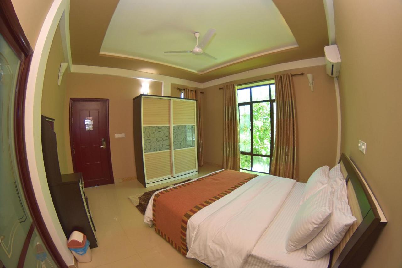 Calyx Grand Fuvahmulah Hotel Екстериор снимка